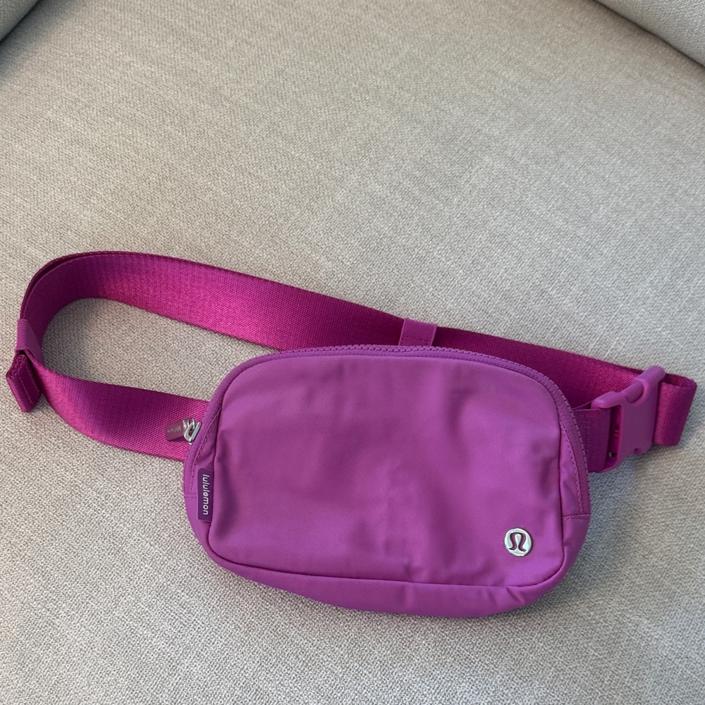 Lululemon Belt Bag Pink Magenta Crossbody Waist NWOT